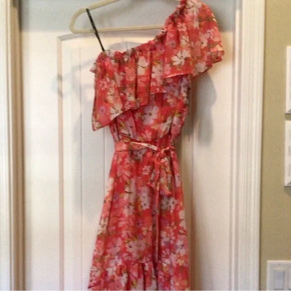 NWT Vince Camuto one shoulder floral dress - Picture 3 of 9